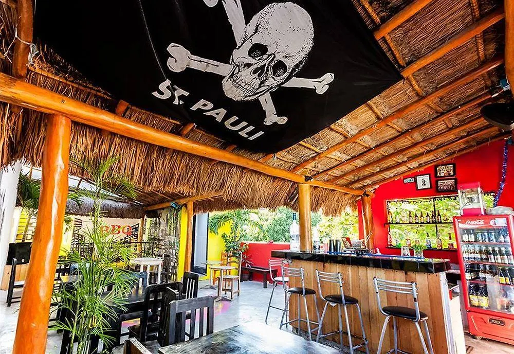 Che Playa Hostel & Bar Adults Only contacts